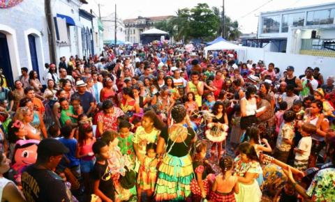 Prefeitura divulga programação oficial da Passarela do Samba.